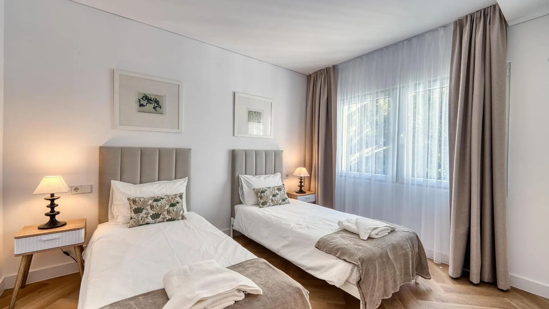 Apartment 1081 Beachfront Penthouse Jacuzzi Roofterace Lounge Wifi Marbella Spain