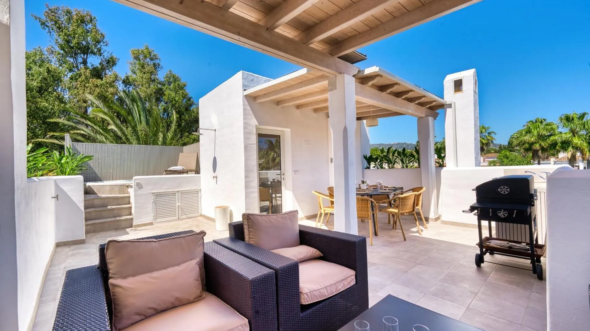 Apartment 1081 Beachfront Penthouse Jacuzzi Roofterace Lounge Wifi Marbella