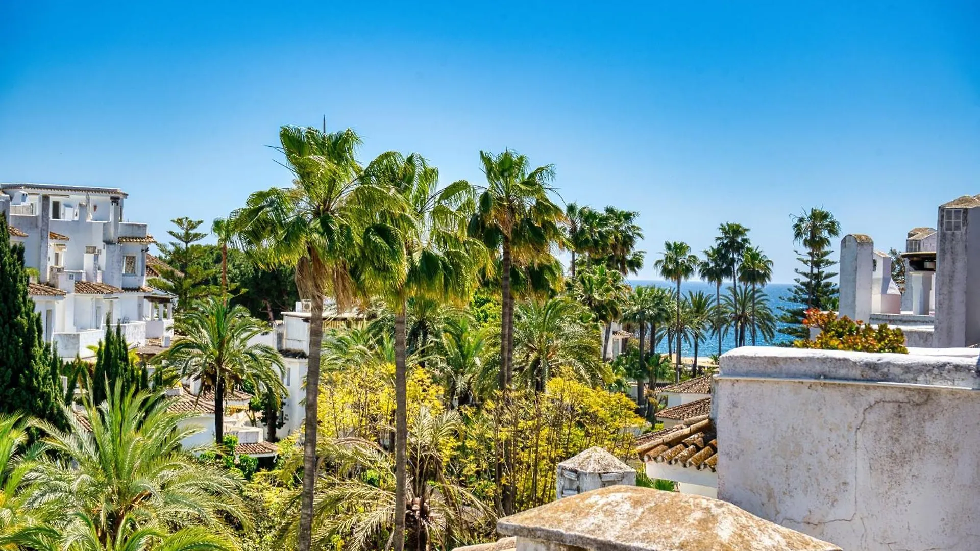 1081 Beachfront Penthouse Jacuzzi Roofterace Lounge Wifi Marbella