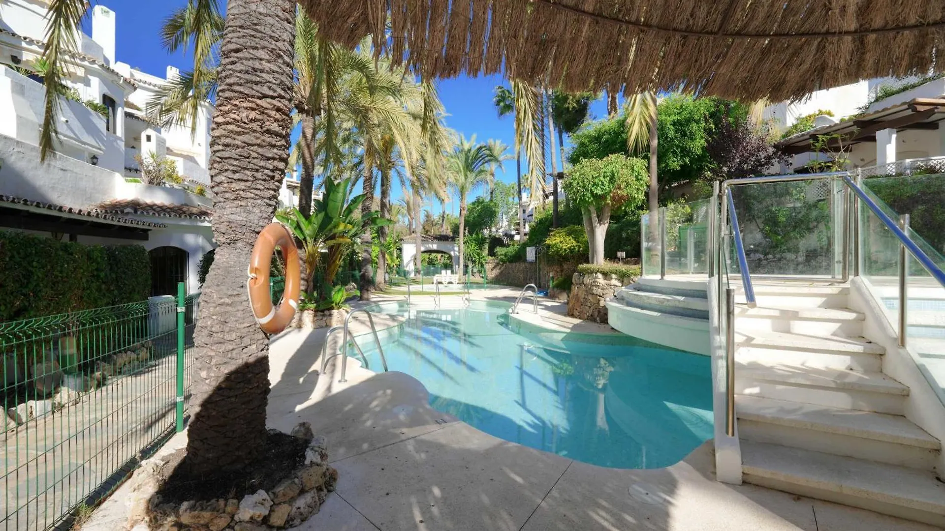 Apartmán 1081 Beachfront Penthouse Jacuzzi Roofterace Lounge Wifi Marbella