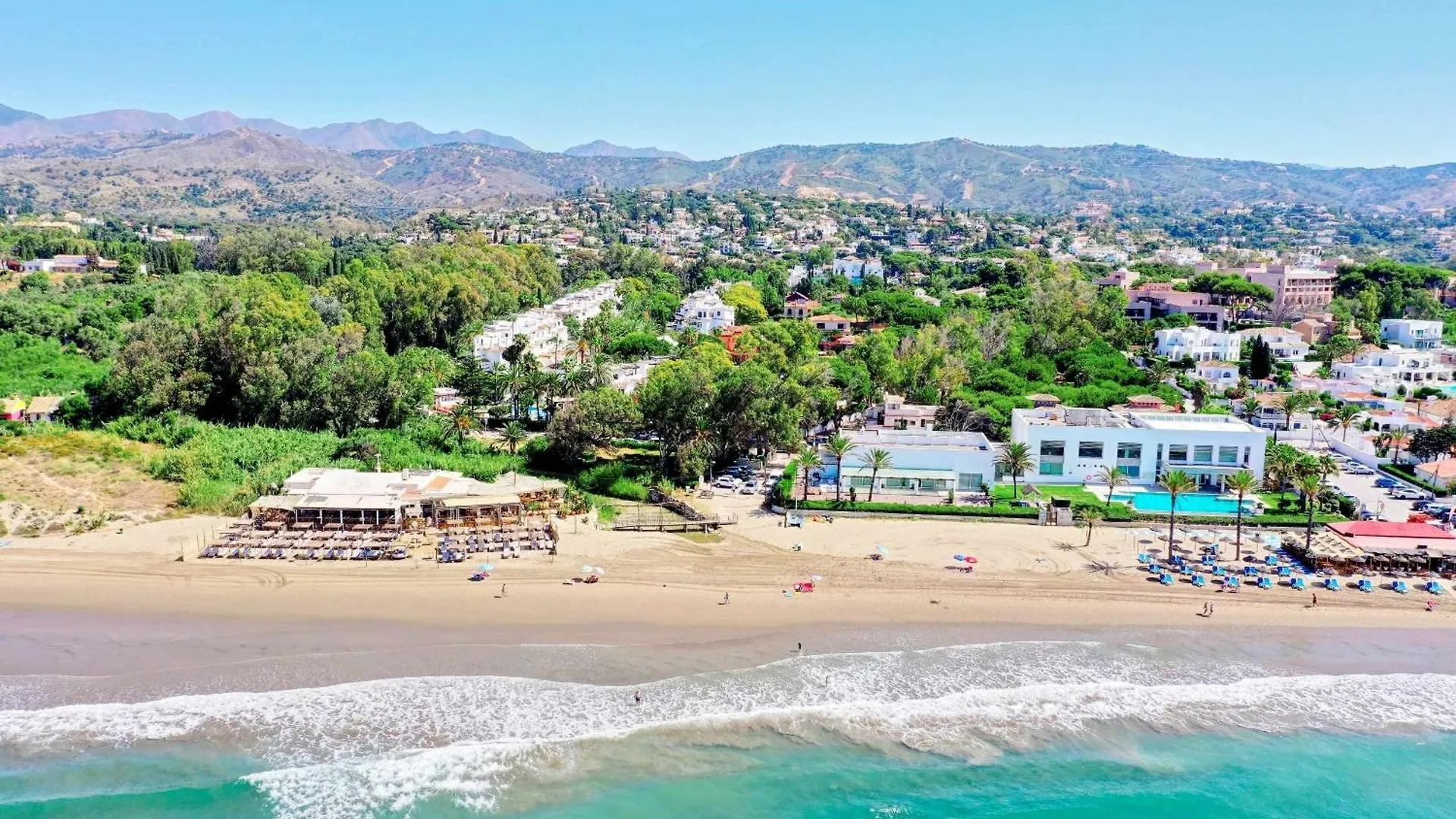 1081 Beachfront Penthouse Jacuzzi Roofterace Lounge Wifi Marbella 0*,  Španělsko